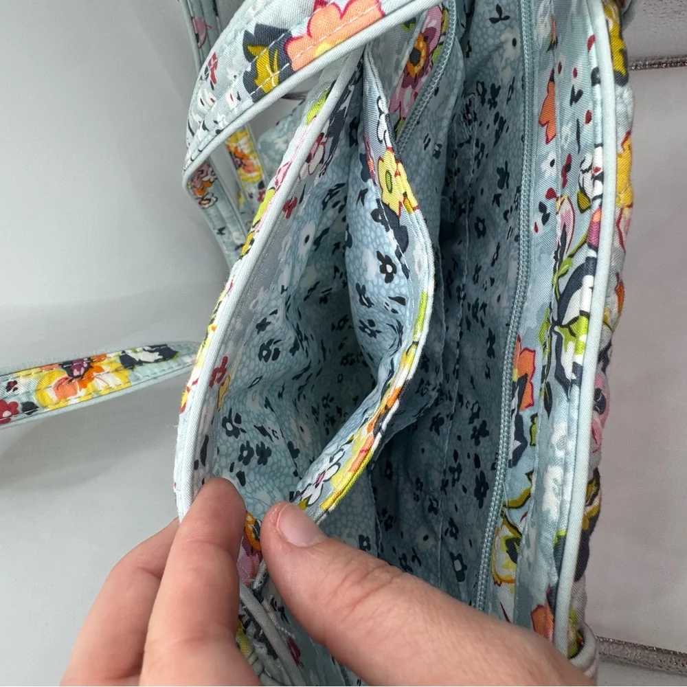 Vera Bradley Blue Tote Bag with Structured Design and Playful Aesthetic - Picture 5 of 10
